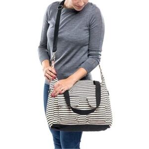 Thirty-one Casual Cargo Crossbody/carry bag